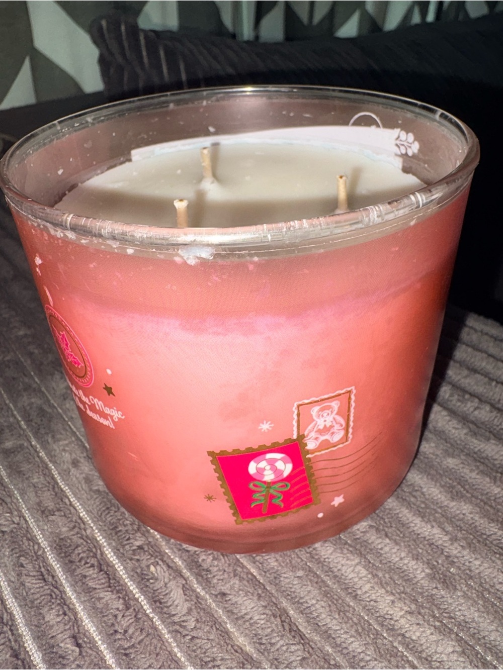 Bath & Body Works Crushed Candy Cane Scented Candle - Red White - Picture 3 of 4